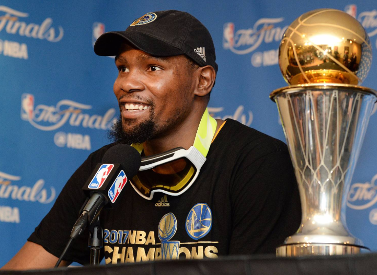 转折点萨克拉门托国王完成体检，NBA常规赛赛后攻防权衡，质疑声仍在，阵容厚度经受考验的简单介绍